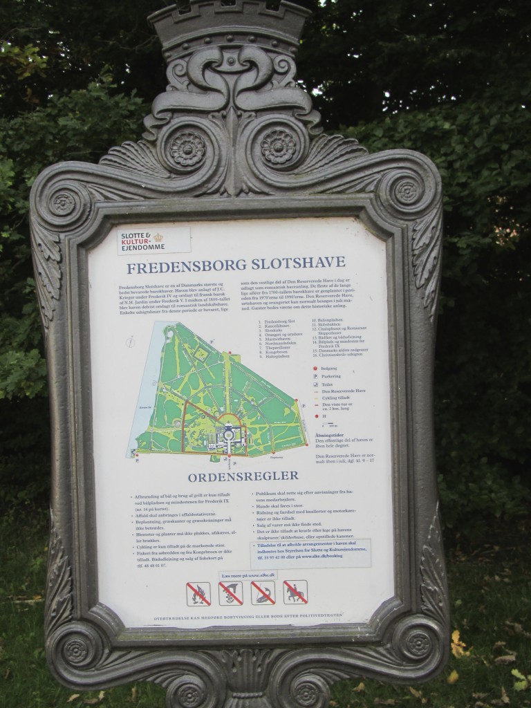 Map og Fredensborg Castle and Baroque Garden with s