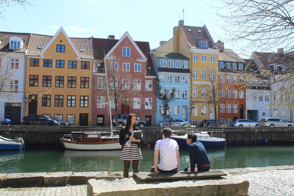 Christianshavn Canal. View to south side strew "Overgaden oven Vandet". Photo 4. may 2016 by Erik K Abrahamsen.