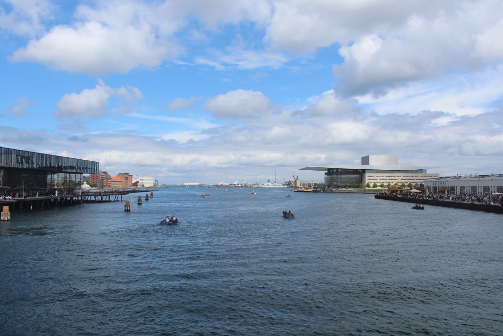 View from top of walk-and bike bridge "Inderhavnsbroen" in direction east to Copenhagen Inner Harbour. Photo 9. ju