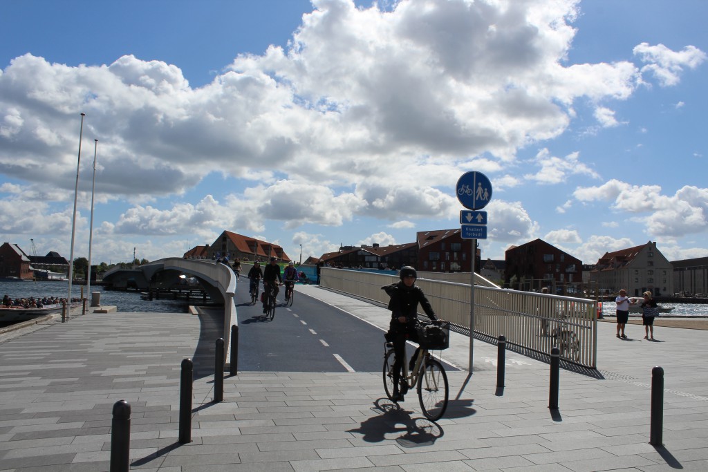 New bike-, run and walk glidebrige between Nyhavn/Havnegade and Christianshavn in Copenhage Inner Harbour. Photo in direct south to Christianshavn 10. angust 2016 by erik K Abrahamsen