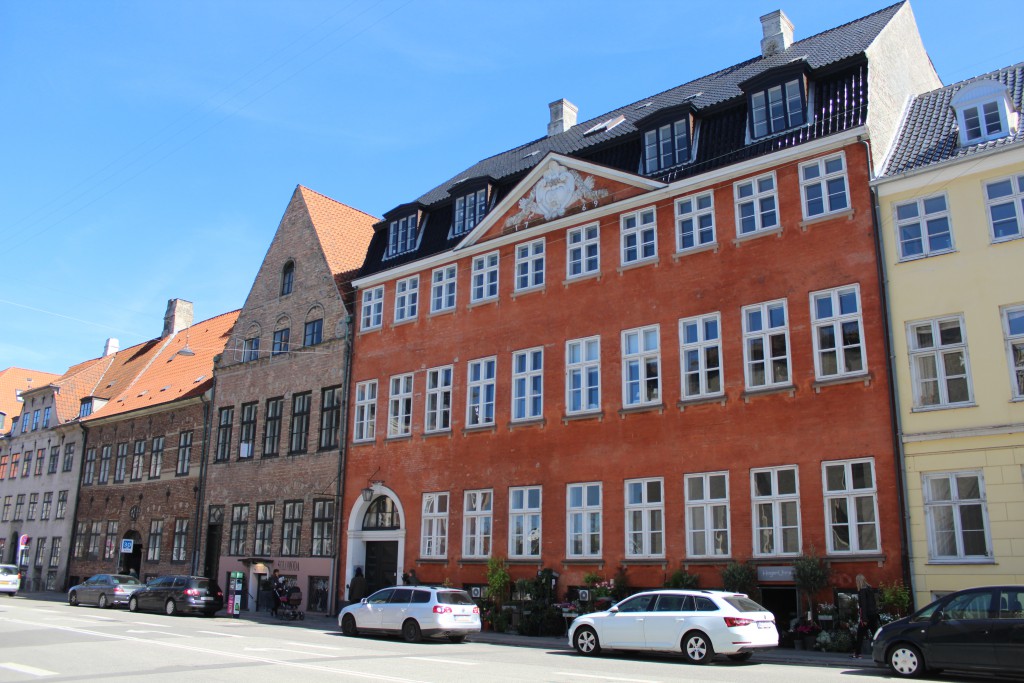 Strandgade 32-26 from left to rift. original houses buit 120-30 and rebut 100-1770. Photo 3. mai 2017 by Erik K Abrahamsen.