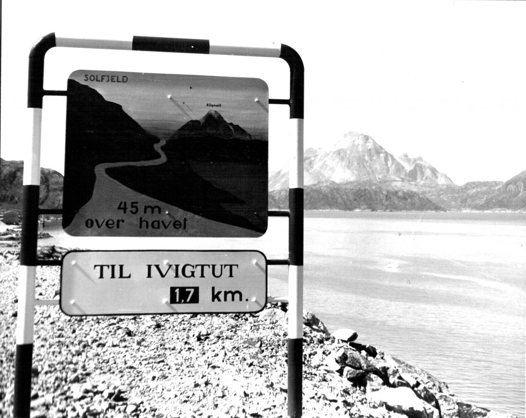 Skilt "Til Ivigtut". Foto 1961